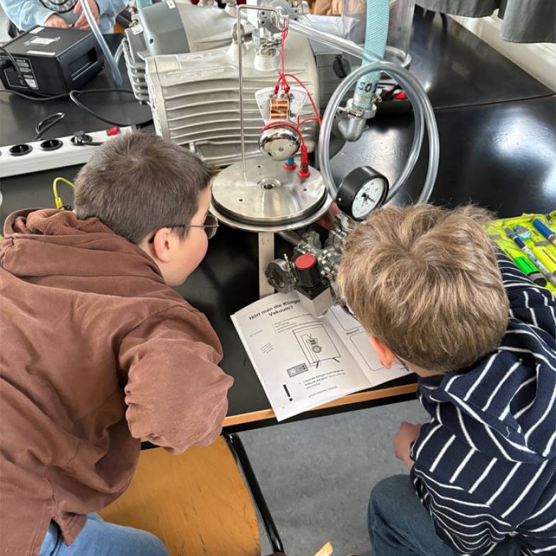 Besuch im Vakuumlabor 